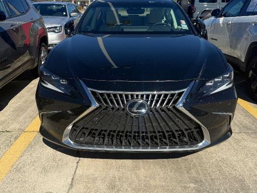 2024 Lexus ES 300h Premium