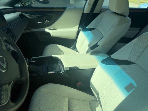 2024 Lexus ES 300h Premium