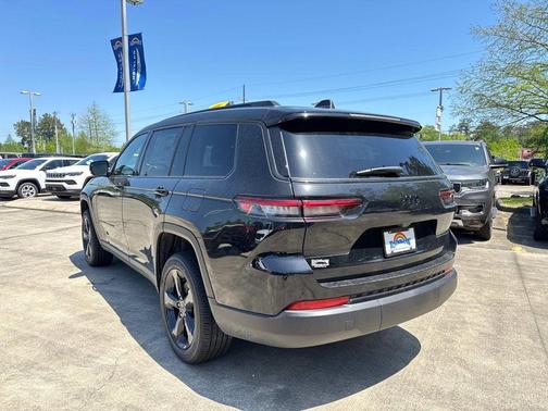 2025 Jeep Grand Cherokee L Laredo