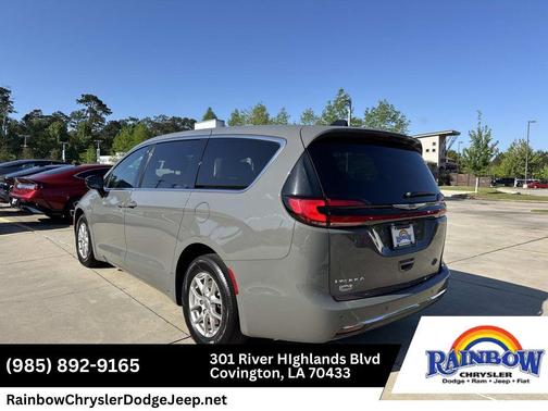 2025 Chrysler Pacifica Select