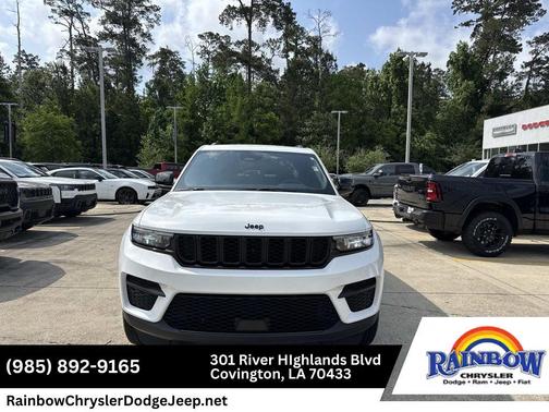 Bright White Clearcoat 2024 Jeep Grand Cherokee Laredo