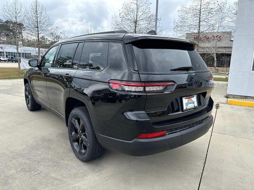2025 Jeep Grand Cherokee L Laredo