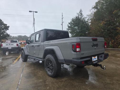 2022 Jeep Gladiator Sport