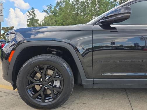 2024 Jeep Grand Cherokee L Laredo