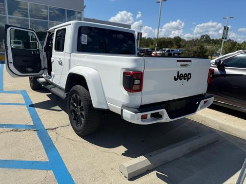 2023 Jeep Gladiator Overland