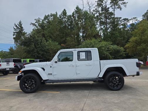 2023 Jeep Gladiator Overland