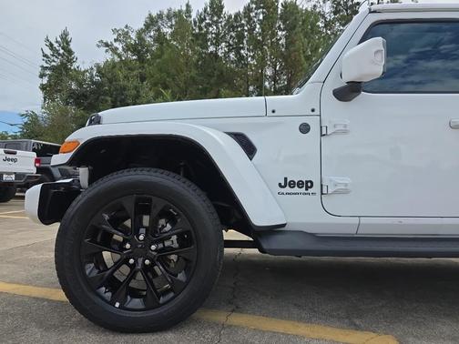 2023 Jeep Gladiator Overland