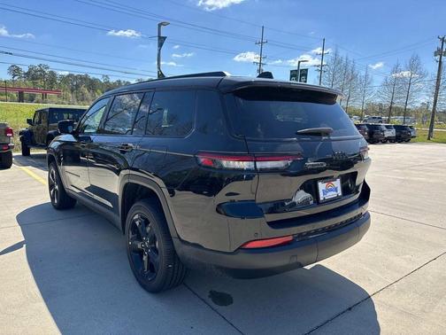 2025 Jeep Grand Cherokee L Laredo