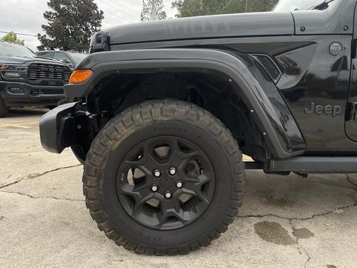 2023 Jeep Gladiator Sport