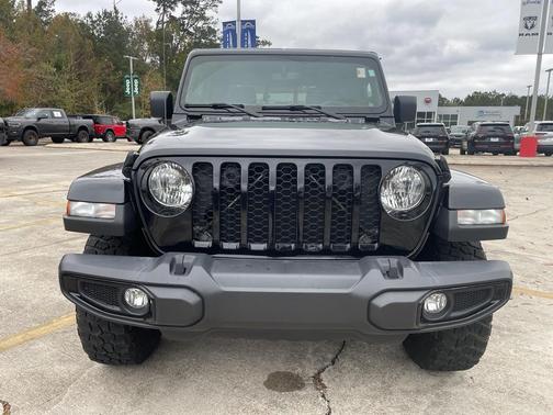 2023 Jeep Gladiator Sport