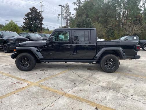 2023 Jeep Gladiator Sport