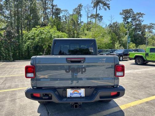 2025 Jeep Gladiator Sport