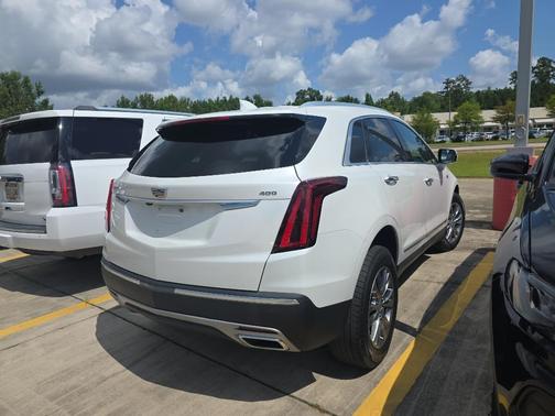 2022 Cadillac XT5 Premium Luxury