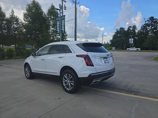 2022 Cadillac XT5 Premium Luxury