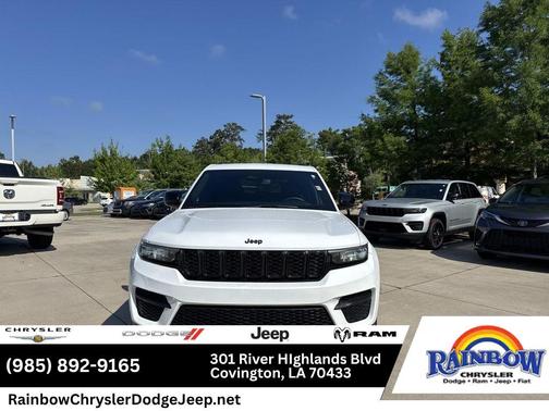 Bright White Clearcoat 2024 Jeep Grand Cherokee Laredo