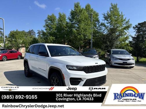 Bright White Clearcoat 2024 Jeep Grand Cherokee Laredo