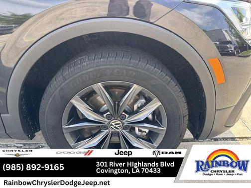 Deep Black Pearl Effect 2023 Volkswagen Tiguan 2.0T SE