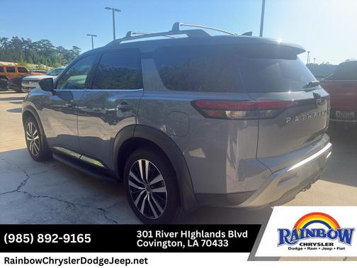 Boulder Gray Pearl 2023 Nissan Pathfinder Platinum