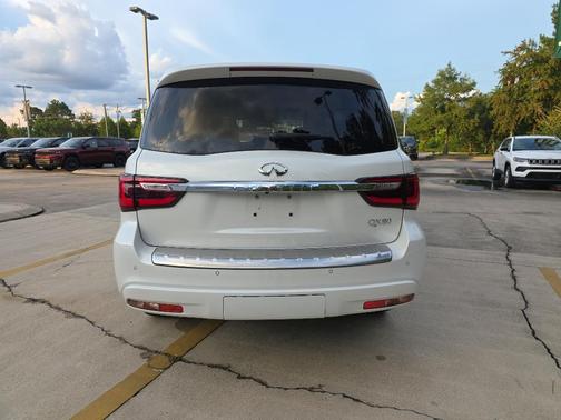 2023 INFINITI QX80 SENSORY