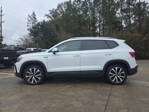 2024 Volkswagen Taos 1.5T SE