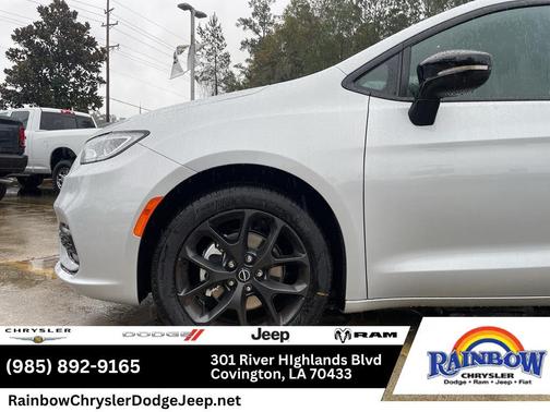Silver Mist Clearcoat 2026 Chrysler Pacifica Select
