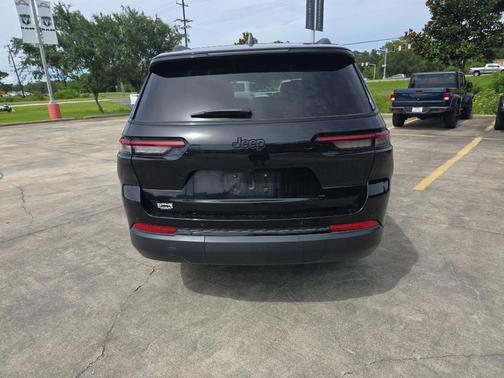 2024 Jeep Grand Cherokee L Laredo