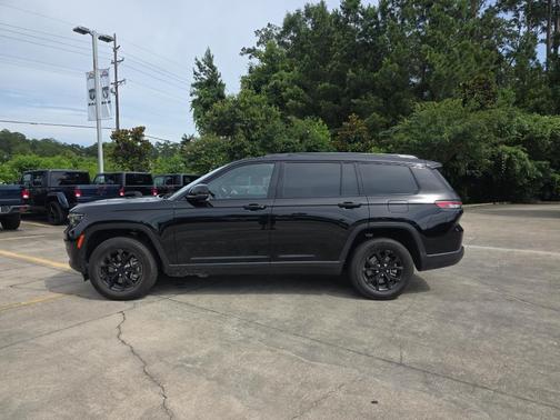 2024 Jeep Grand Cherokee L Laredo