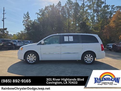 2016 Chrysler Town & Country Touring