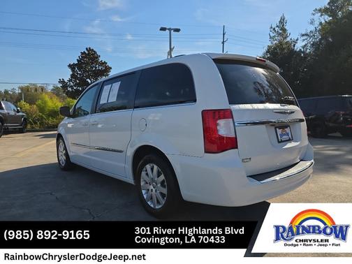 2016 Chrysler Town & Country Touring