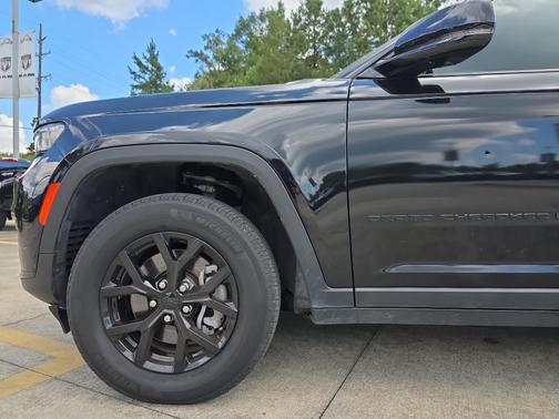 2024 Jeep Grand Cherokee L Laredo