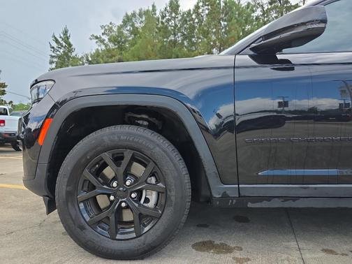 2024 Jeep Grand Cherokee L Laredo