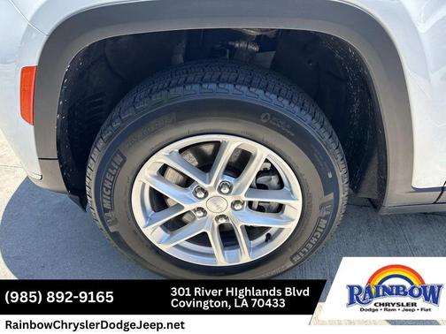 Bright White Clearcoat 2024 Jeep Grand Cherokee L Laredo