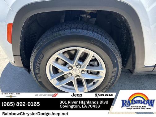 Bright White Clearcoat 2024 Jeep Grand Cherokee L Laredo