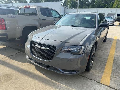2018 Chrysler 300 Touring
