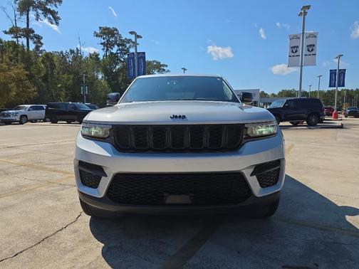 2024 Jeep Grand Cherokee Laredo