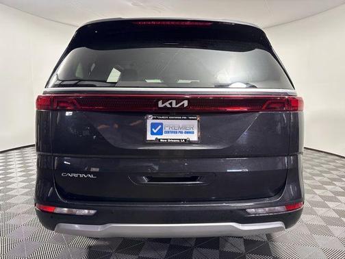 2024 Kia Carnival LX