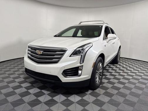 Crystal White Tri-Coat 2019 Cadillac XT5 Luxury