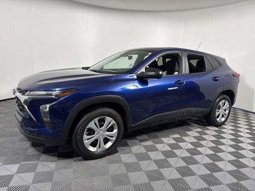 Blue Glow Metallic 2024 Chevrolet Trax LS