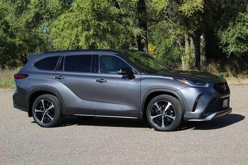 2022 Toyota Highlander XSE