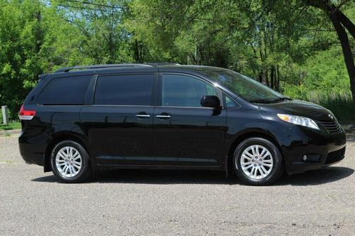 Black 2014 Toyota Sienna XLE