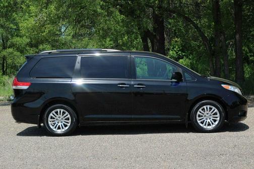Black 2014 Toyota Sienna XLE