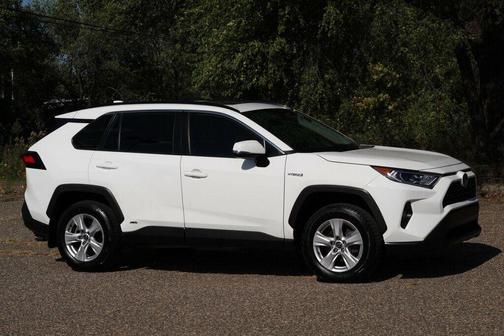 2020 Toyota RAV4 Hybrid XLE