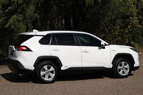 2020 Toyota RAV4 Hybrid XLE