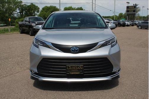 2021 Toyota Sienna XLE 7 Passenger
