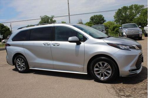 2021 Toyota Sienna XLE 7 Passenger