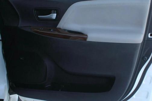 2016 Toyota Sienna XLE Premium