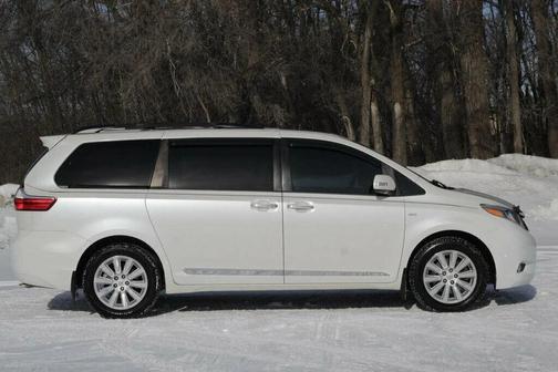 2016 Toyota Sienna XLE Premium