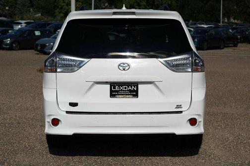 2020 Toyota Sienna SE Premium