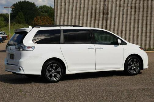 2020 Toyota Sienna SE Premium
