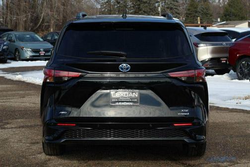 2022 Toyota Sienna XSE 7 Passenger